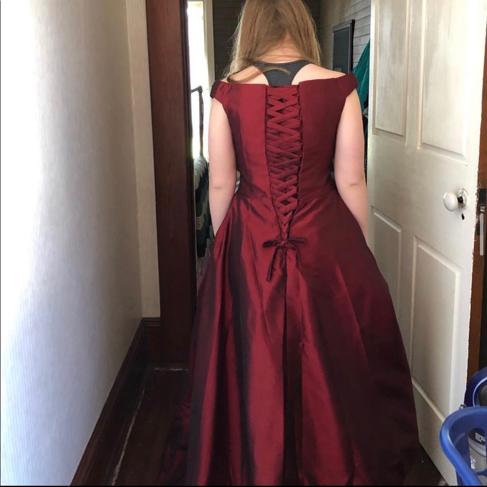Pageant dress - Picture 2 of 2